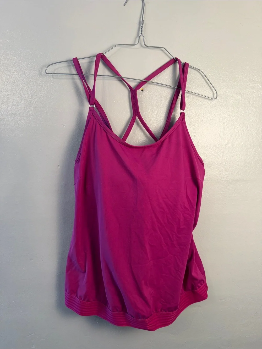 Athleta Magenta Racerback Tankini size 34D/DD purple magenta cross back